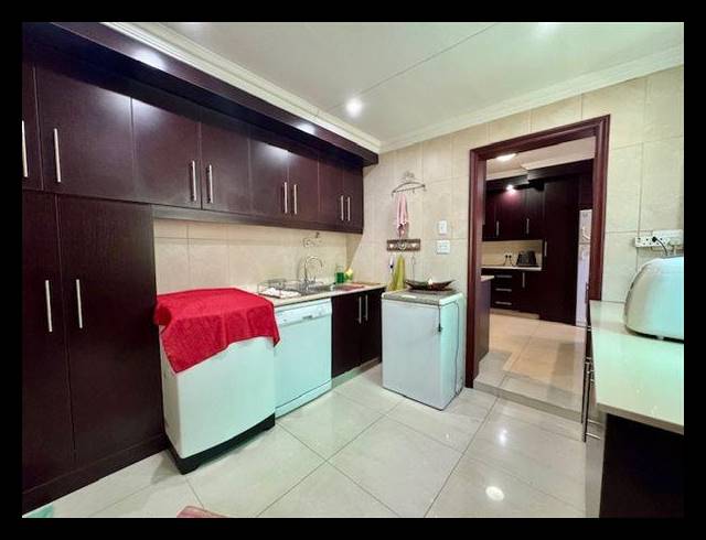 3 BEDROOM TOWNHOUSE FOR SALE IN ASTON MANOR